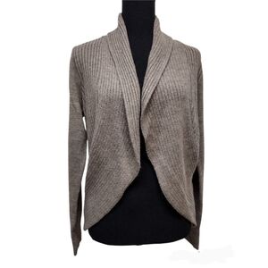 H&M light brown fly away curved front cardigan sweater size M